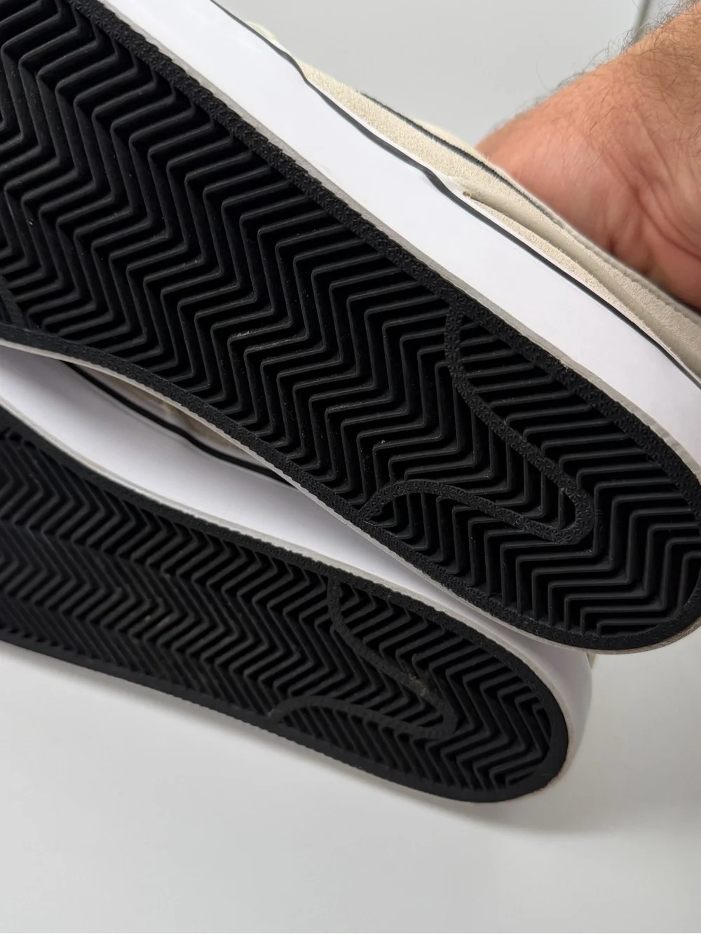 Nike SB Janoski+ Slip On Suede Skate Shoes White Black 10.5